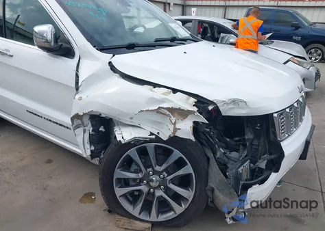 2018 Jeep Grand Cherokee Overland 4X2 из США, поврежденный, VIN 1C4RJECG5JC455405